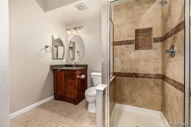 1003 Roslyn Court