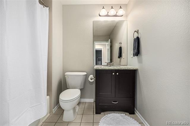 1003 Roslyn Court