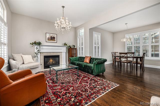 1003 Roslyn Court