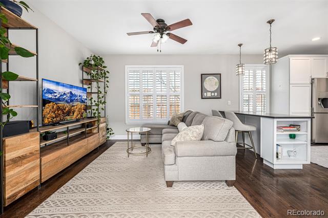 1003 Roslyn Court