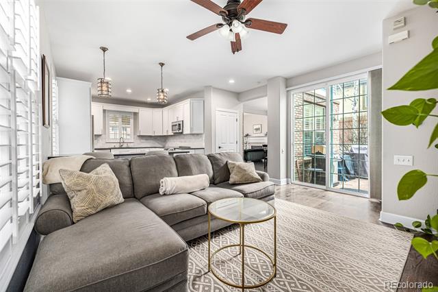 1003 Roslyn Court