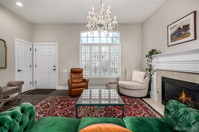 1003 Roslyn Court