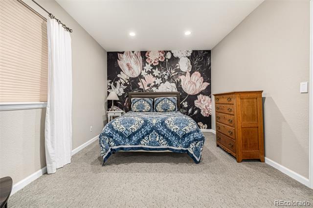 1003 Roslyn Court