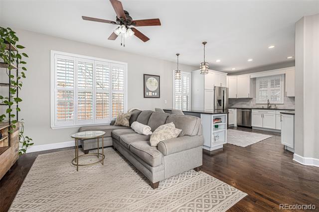 1003 Roslyn Court