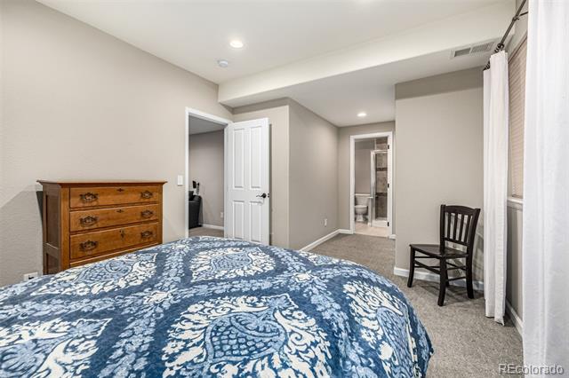 1003 Roslyn Court