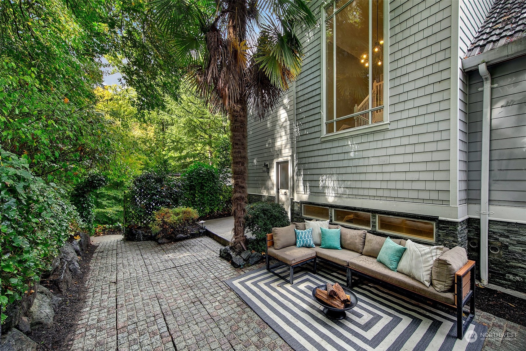 1520 E Interlaken Boulevard