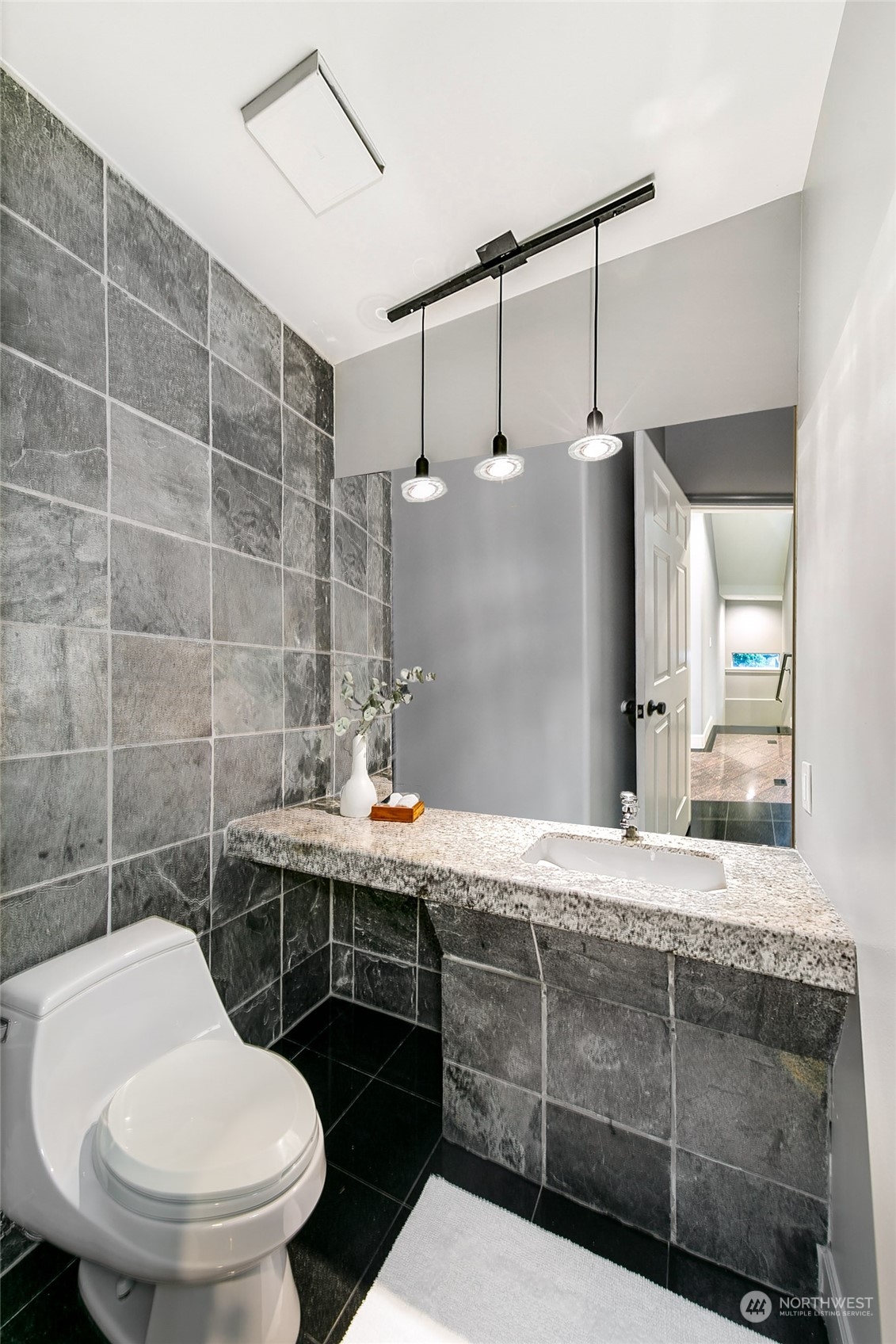 1520 E Interlaken Boulevard