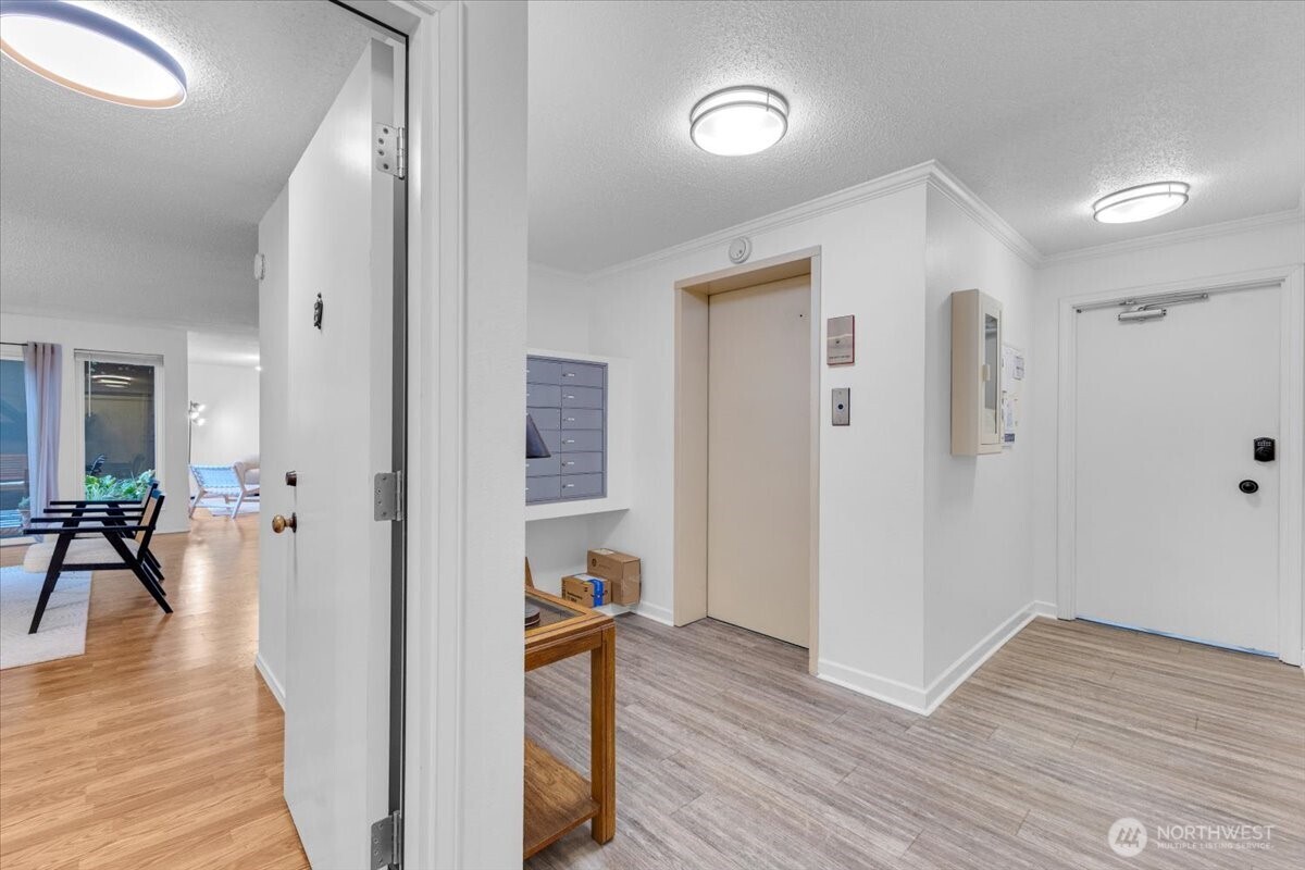 654 W Olympic Place Unit: 101