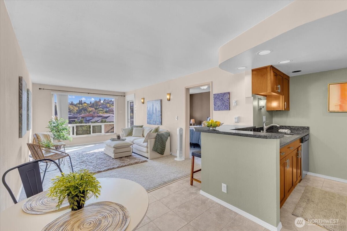 720 Lakeside Avenue S Unit: 406