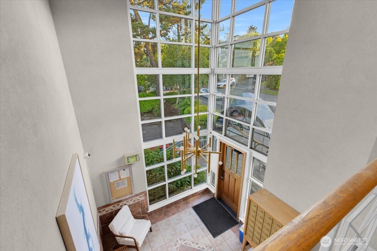 720 Lakeside Avenue S Unit: 406