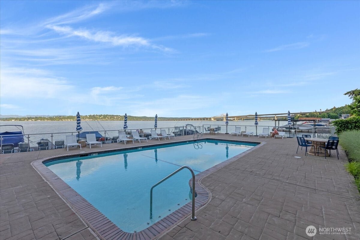 720 Lakeside Avenue S Unit: 406