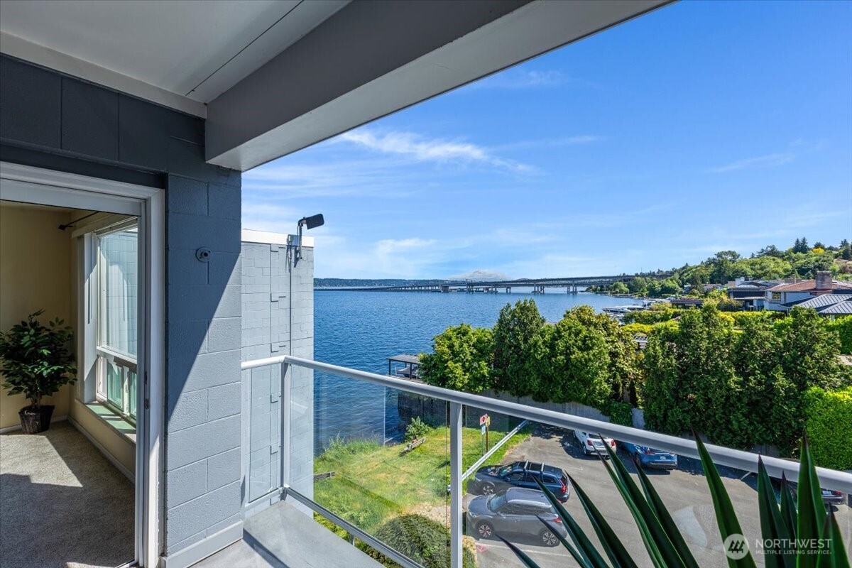 720 Lakeside Avenue S Unit: 406