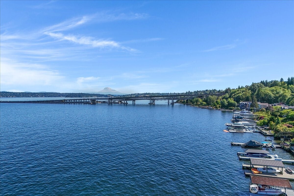 720 Lakeside Avenue S Unit: 406
