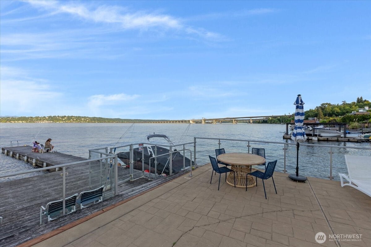 720 Lakeside Avenue S Unit: 406