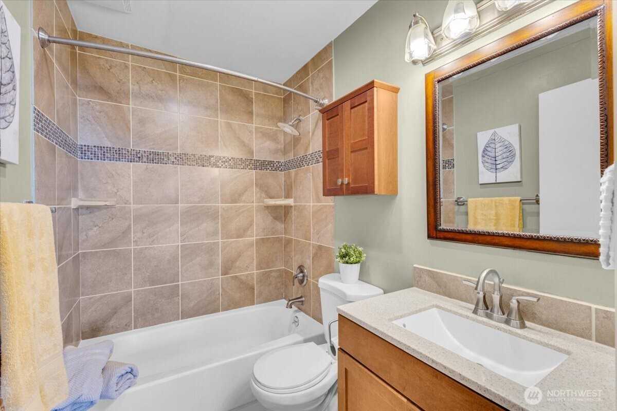 720 Lakeside Avenue S Unit: 406