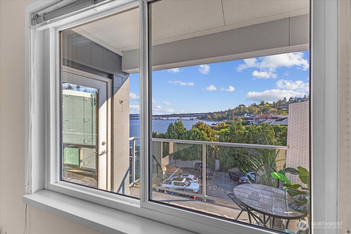 720 Lakeside Avenue S Unit: 406