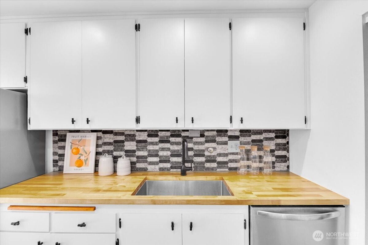 654 W Olympic Place Unit: 101