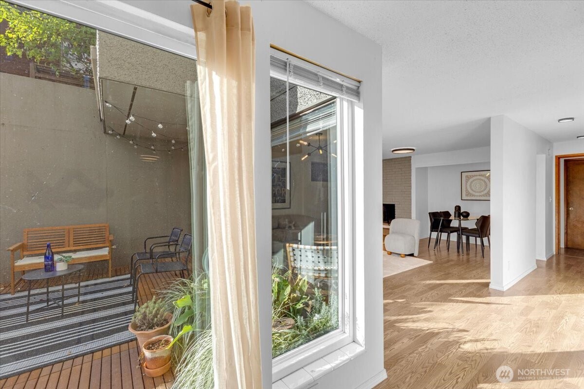 654 W Olympic Place Unit: 101