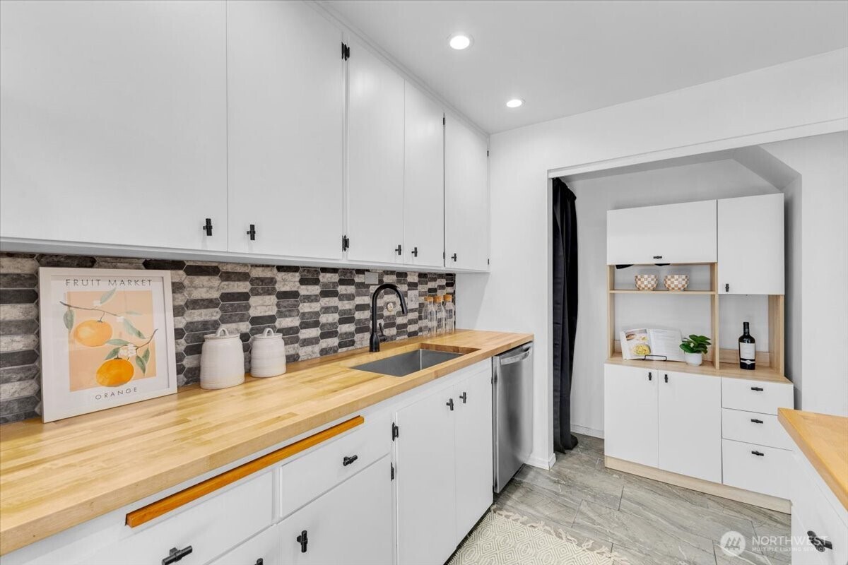 654 W Olympic Place Unit: 101