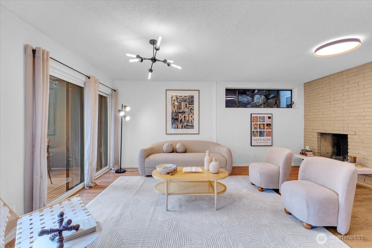 654 W Olympic Place Unit: 101