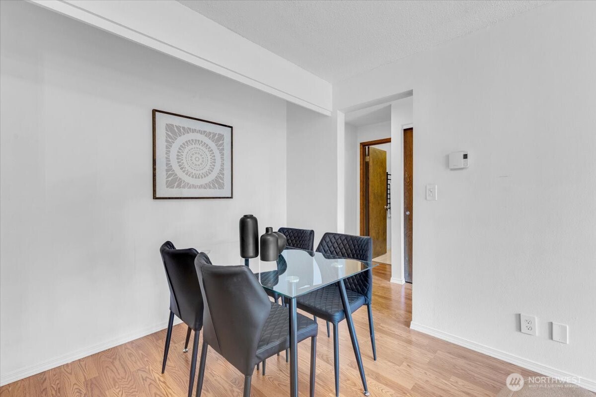 654 W Olympic Place Unit: 101