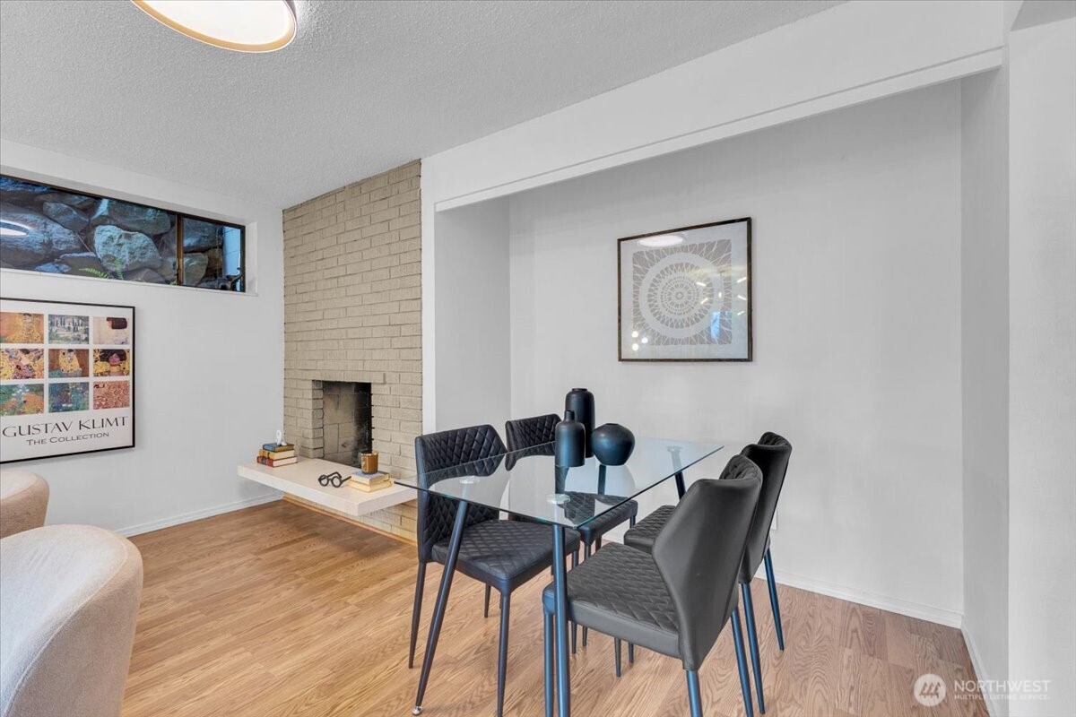 654 W Olympic Place Unit: 101