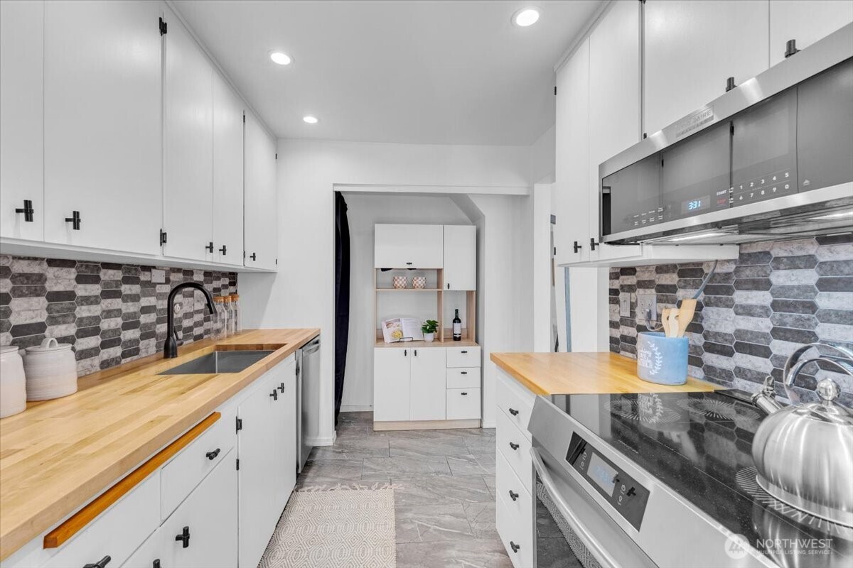 654 W Olympic Place Unit: 101