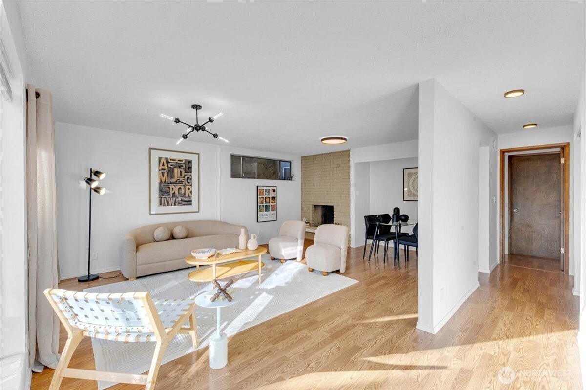 654 W Olympic Place Unit: 101