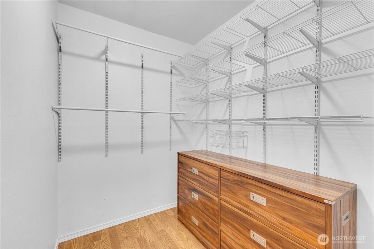 654 W Olympic Place Unit: 101