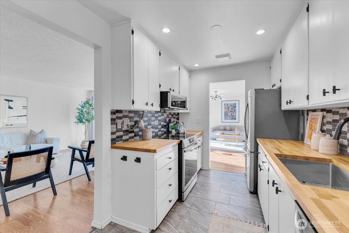 654 W Olympic Place Unit: 101