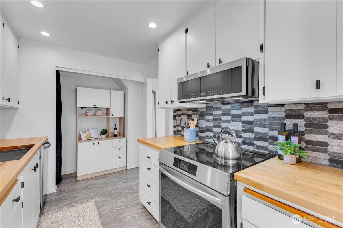 654 W Olympic Place Unit: 101