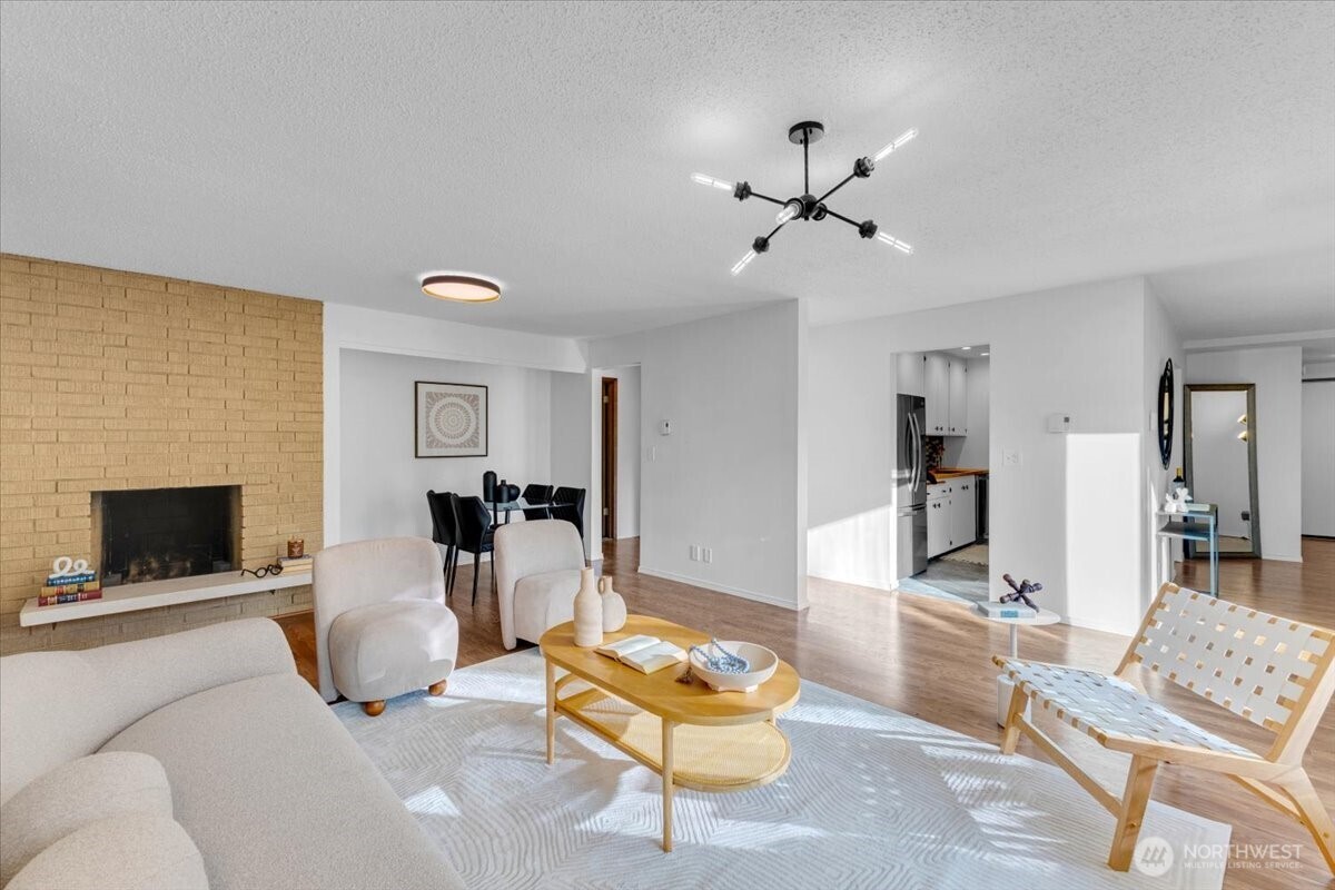 654 W Olympic Place Unit: 101