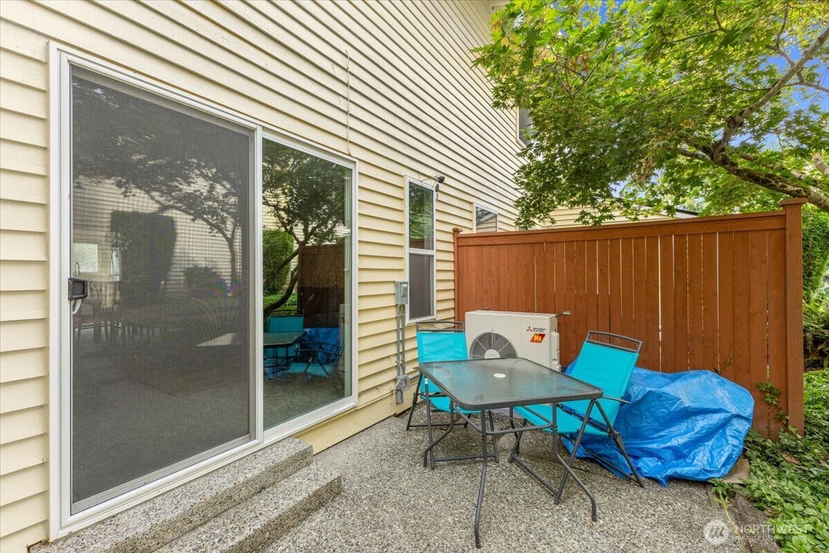 12024 101st Avenue NE Unit: E2