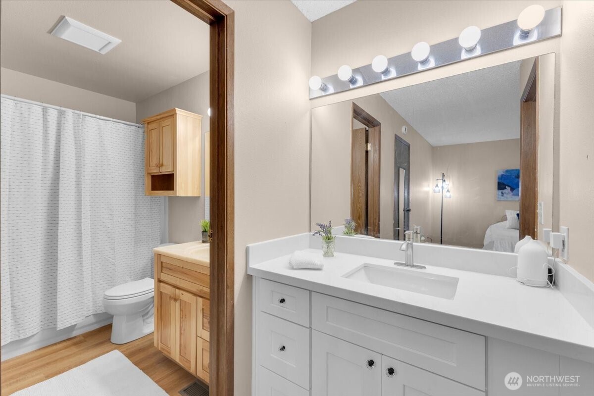 12024 101st Avenue NE Unit: E2