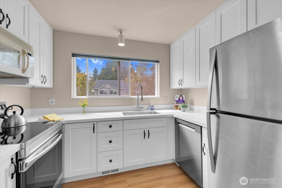 12024 101st Avenue NE Unit: E2