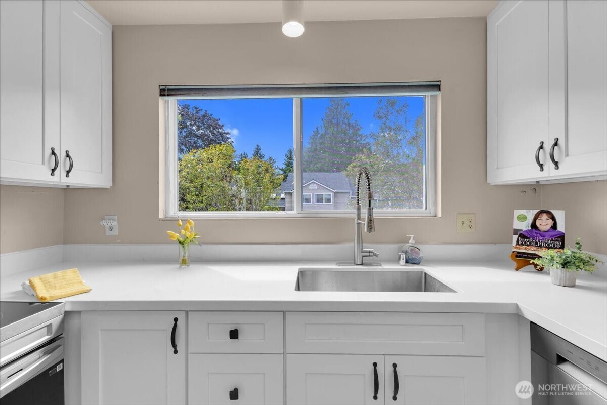 12024 101st Avenue NE Unit: E2