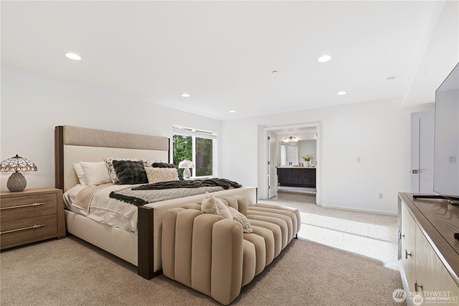 6563 SE 8th Place
