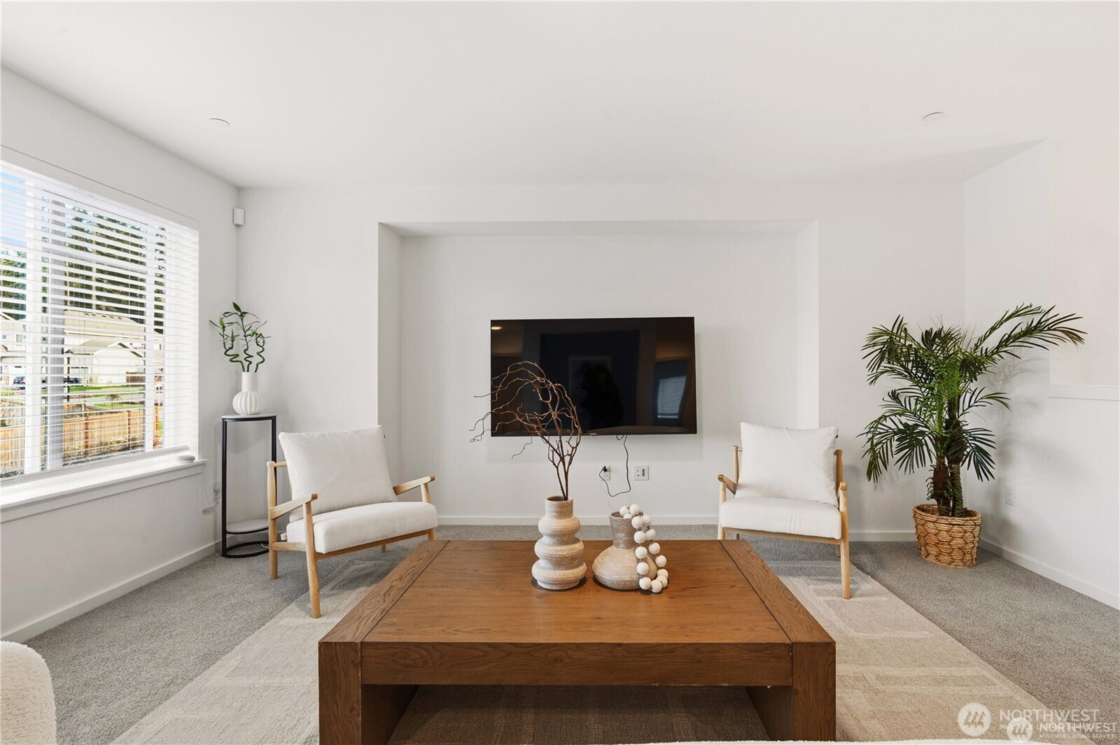 6563 SE 8th Place