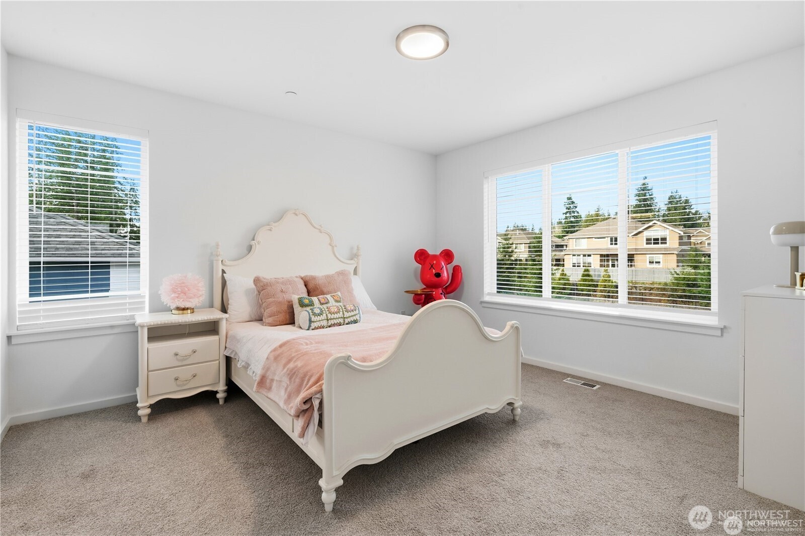 6563 SE 8th Place