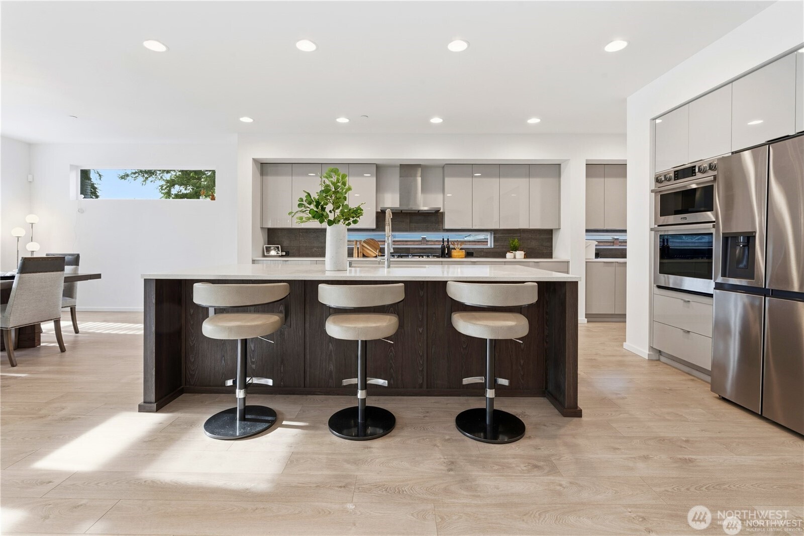 6563 SE 8th Place