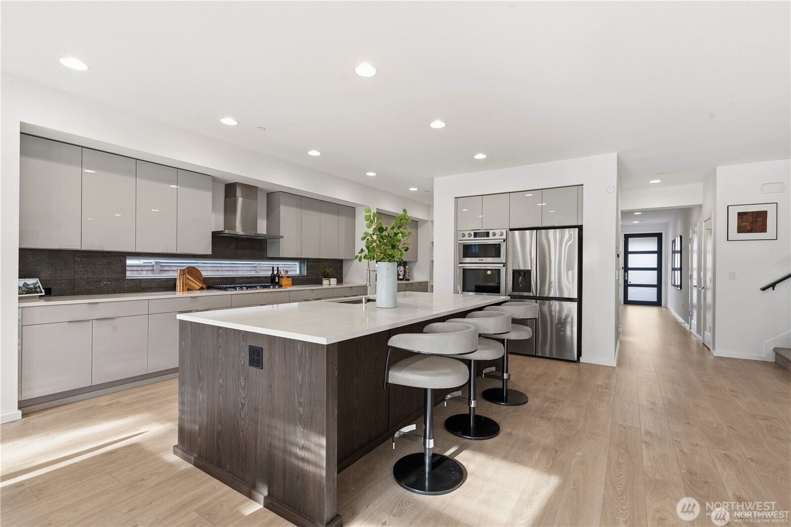 6563 SE 8th Place