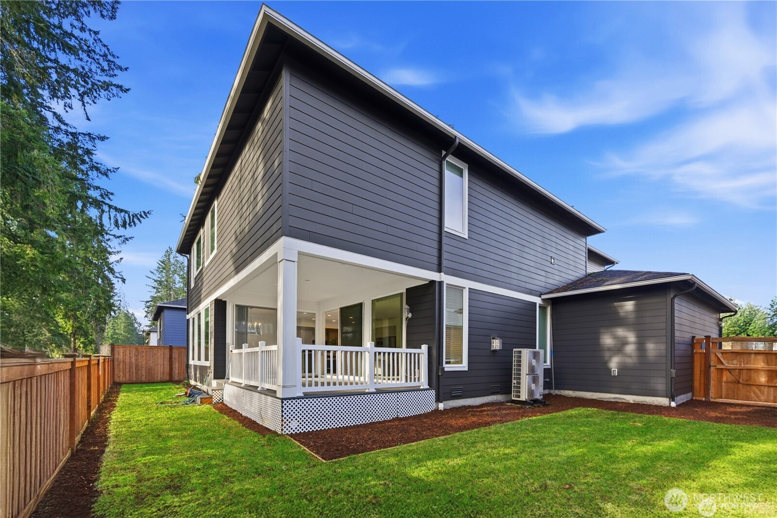 6563 SE 8th Place