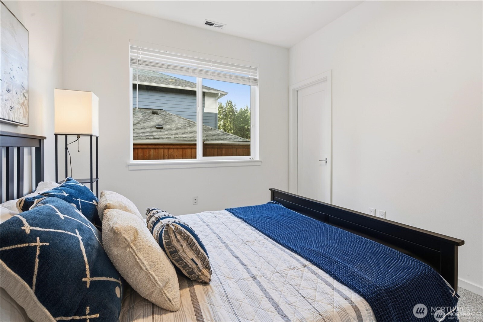 6563 SE 8th Place