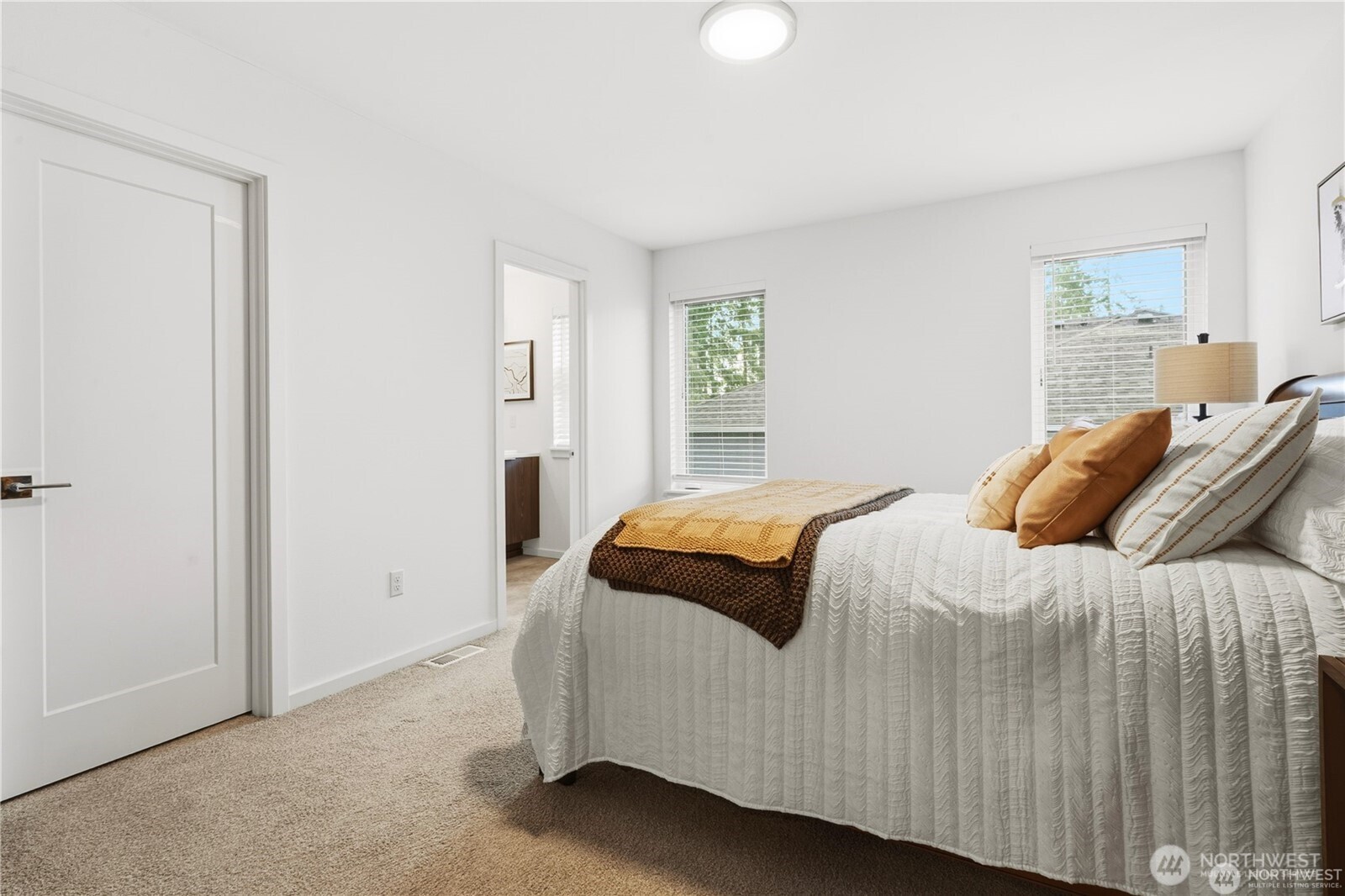6563 SE 8th Place