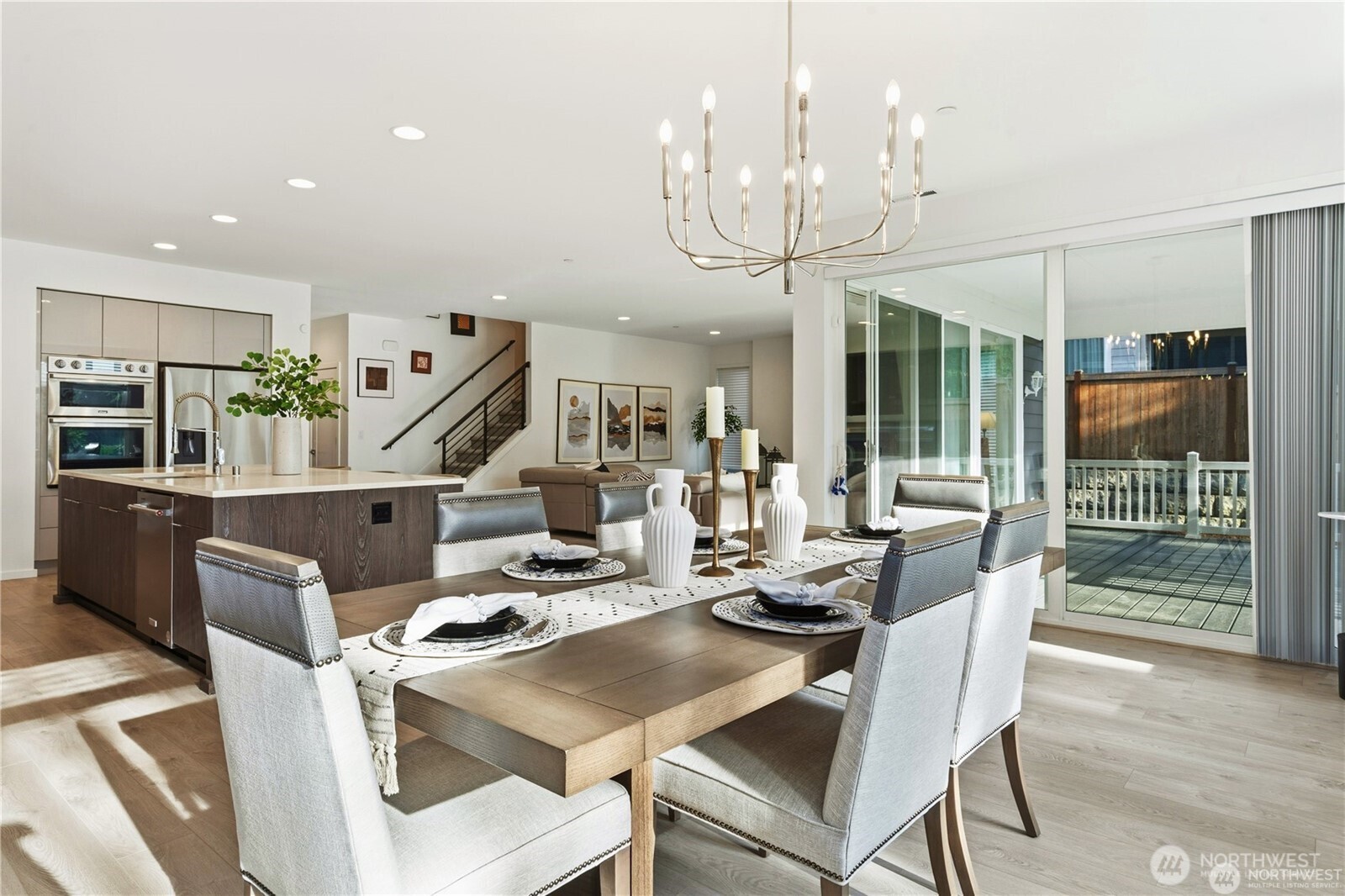 6563 SE 8th Place