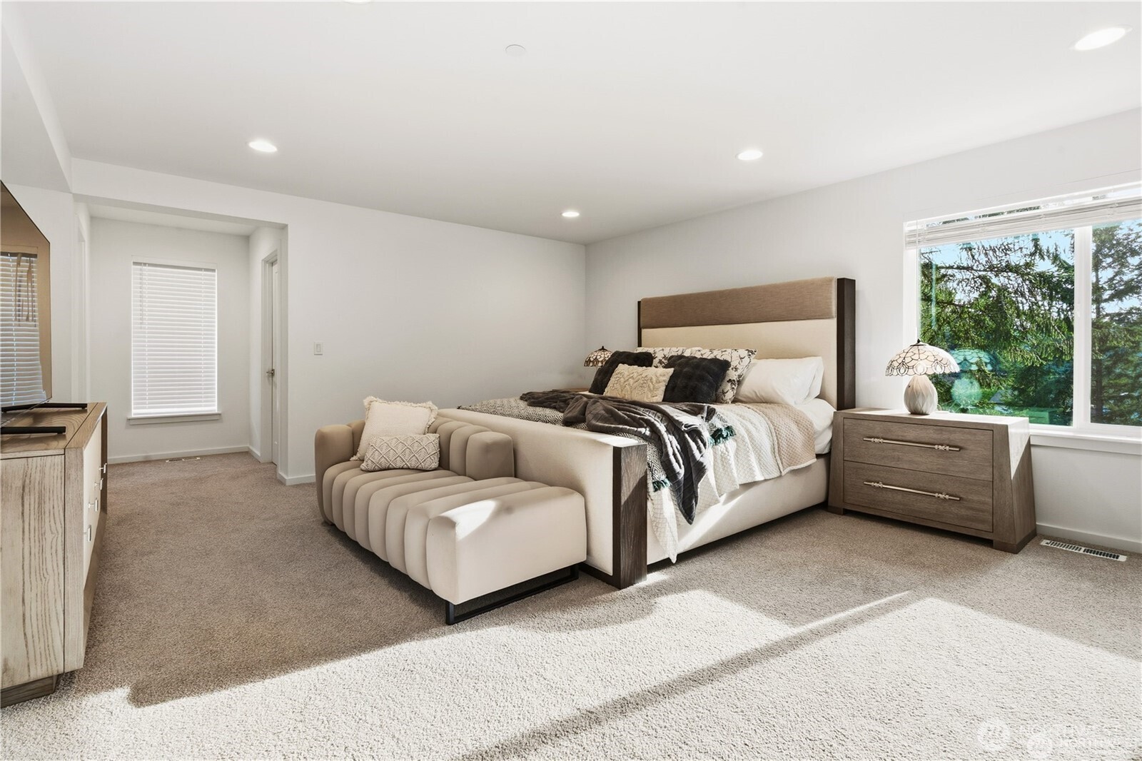 6563 SE 8th Place