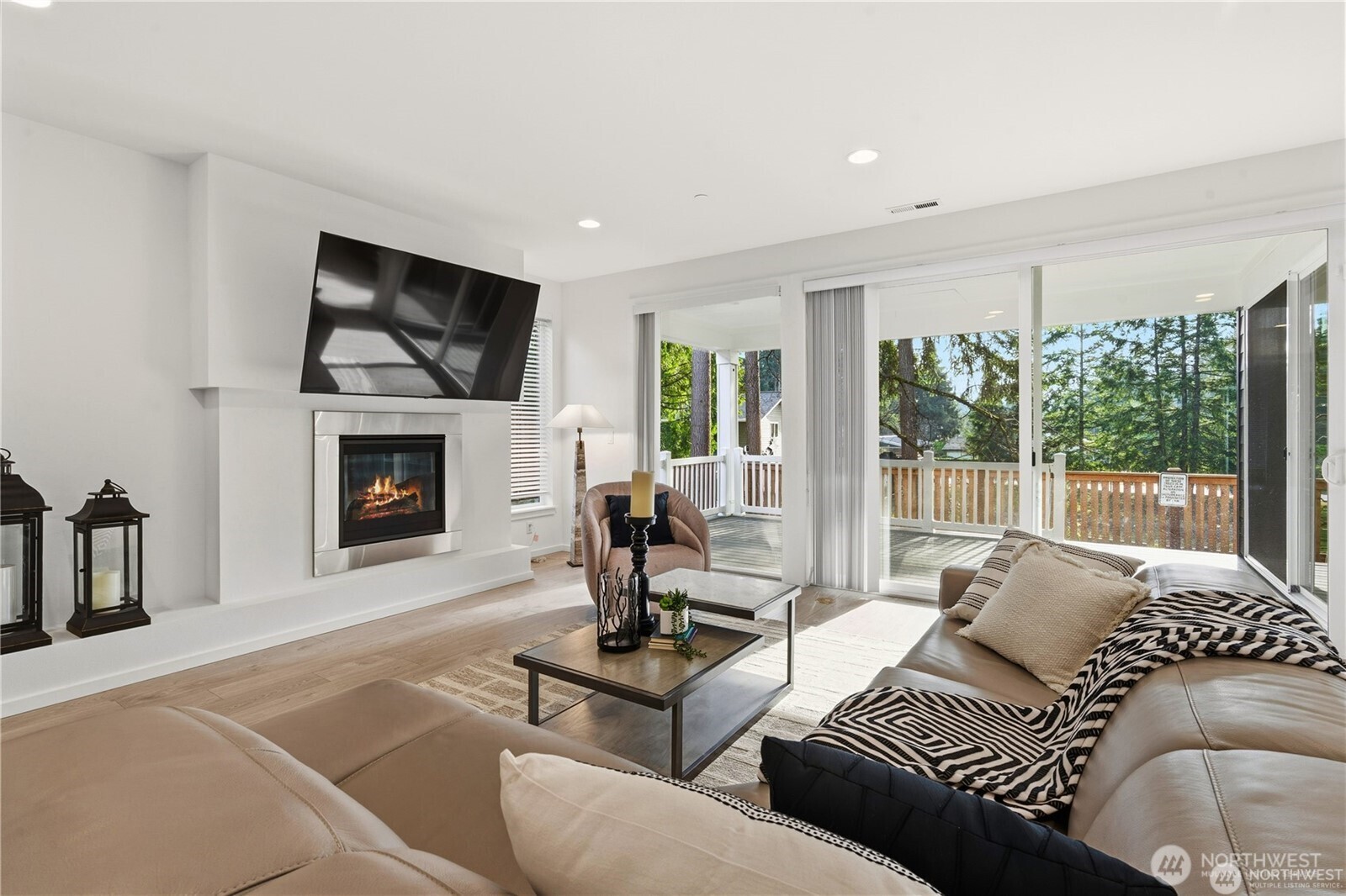 6563 SE 8th Place