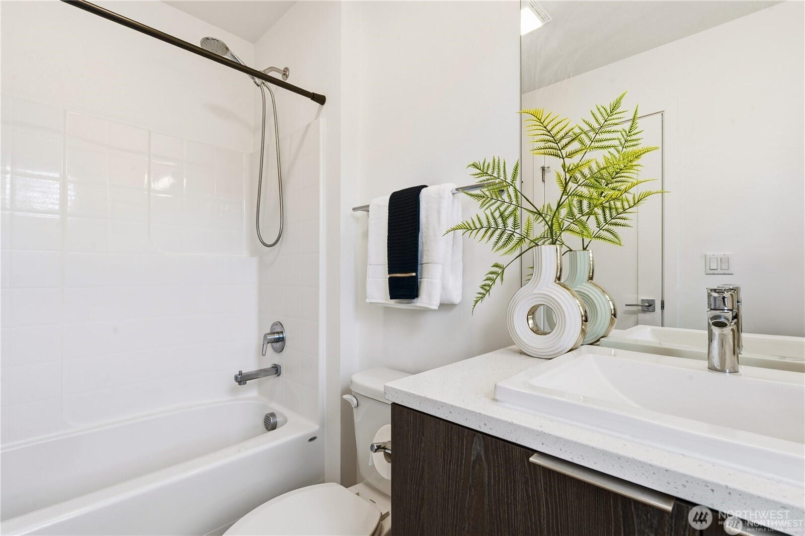 6563 SE 8th Place