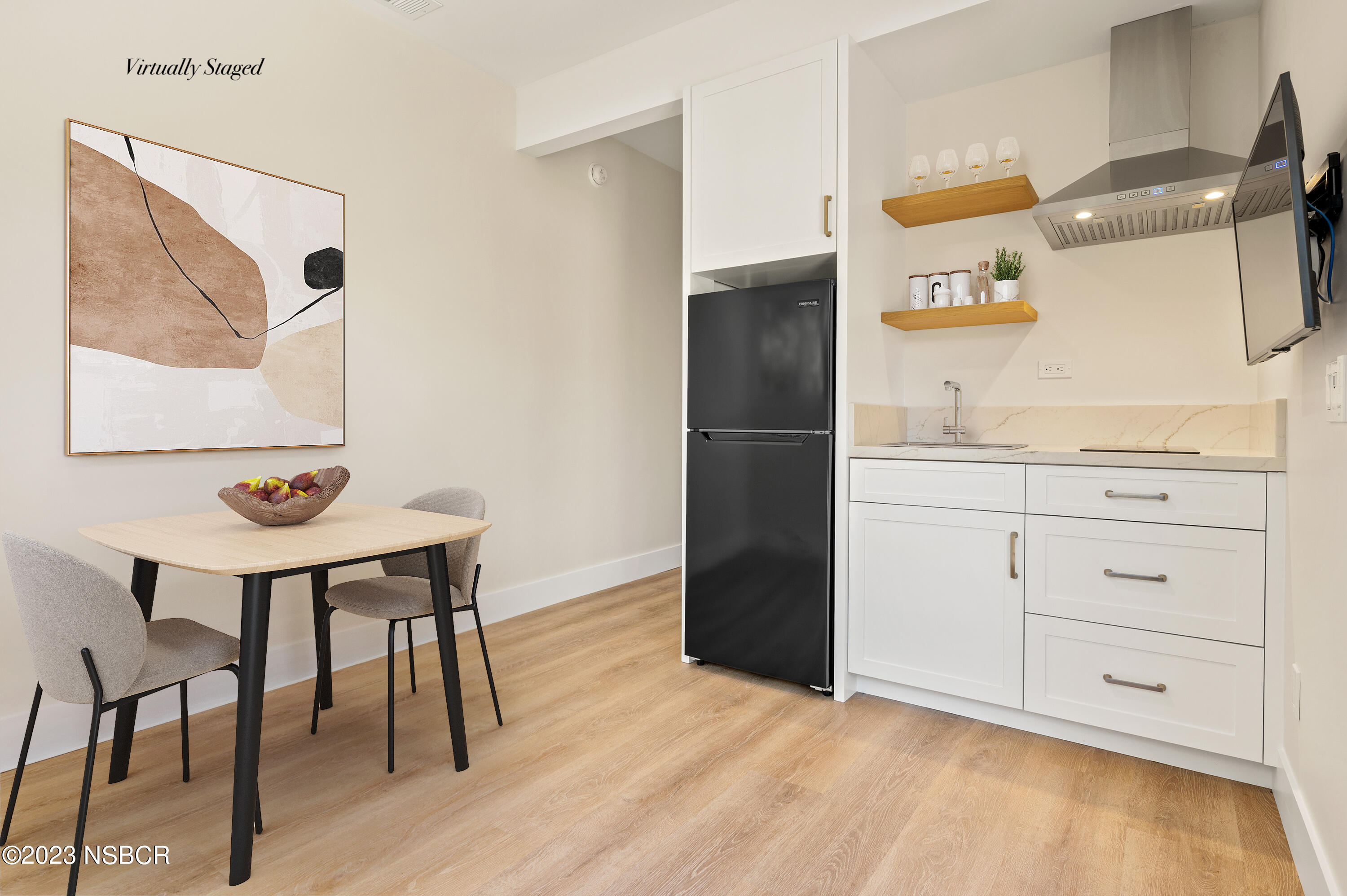 22 W. Islay Street B