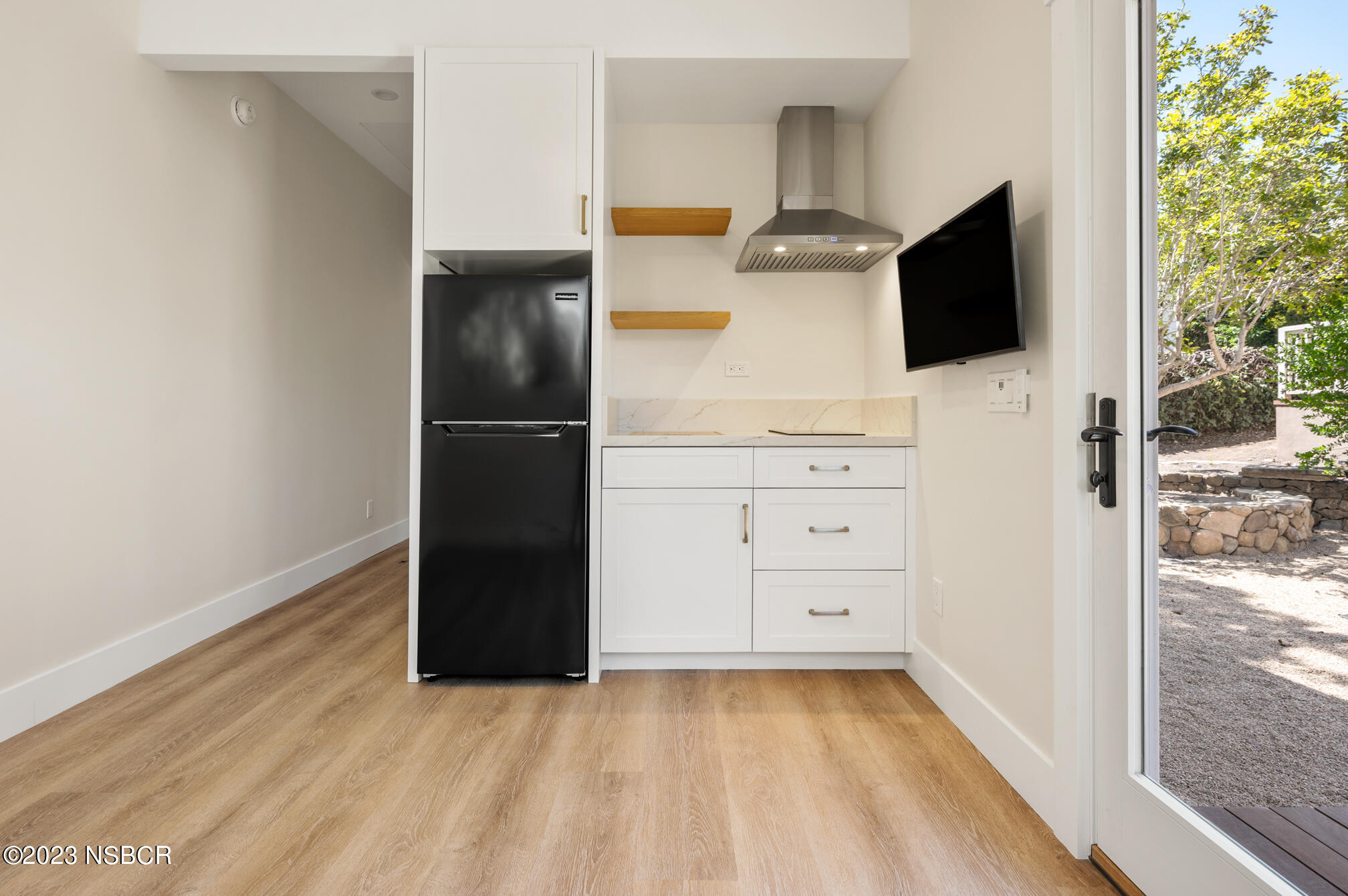 22 W. Islay Street B